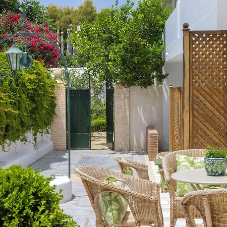 クネニ Mykonos Town