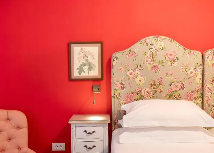 クネニ アパート *