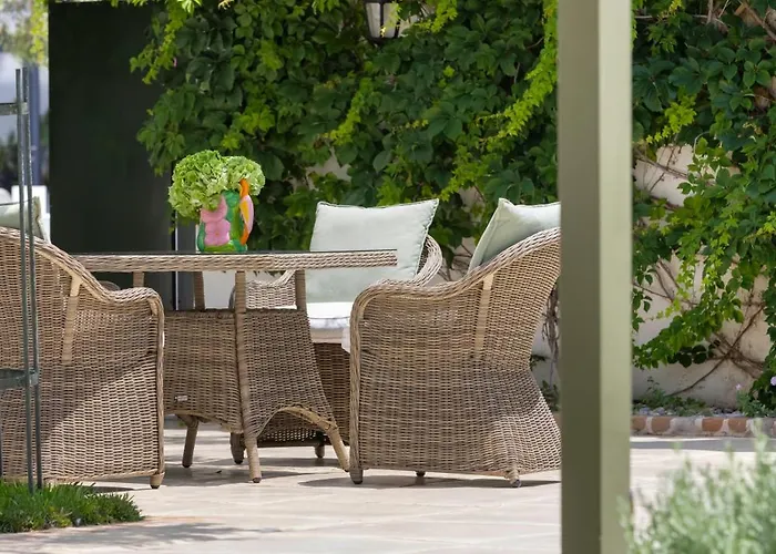 クネニ アパート *