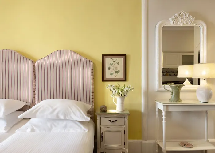 クネニ * Mykonos Town